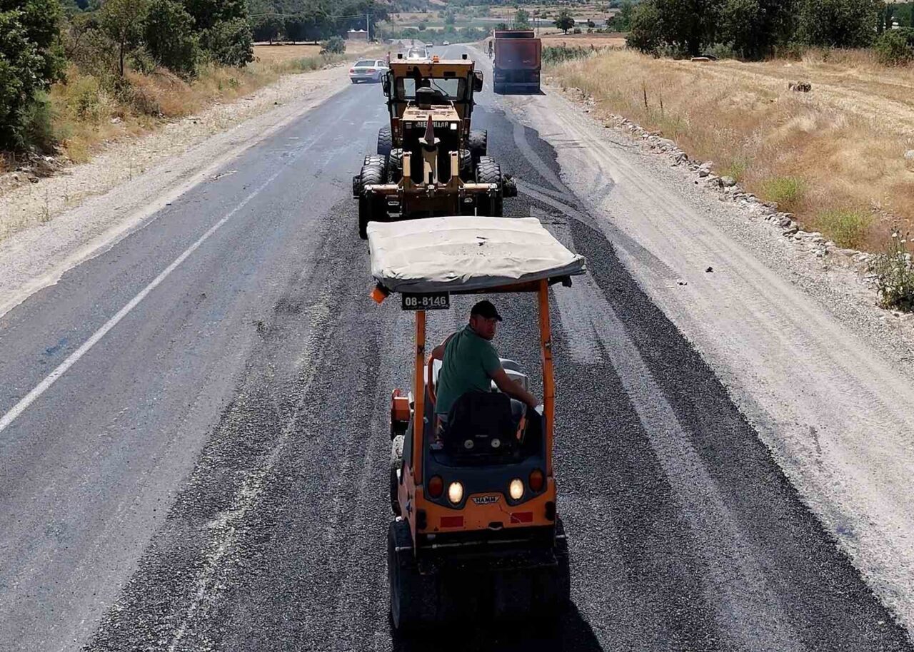 AK Parti Manisa Milletvekili Murat Baybatur, Demirci-Selendi yolu için yeni