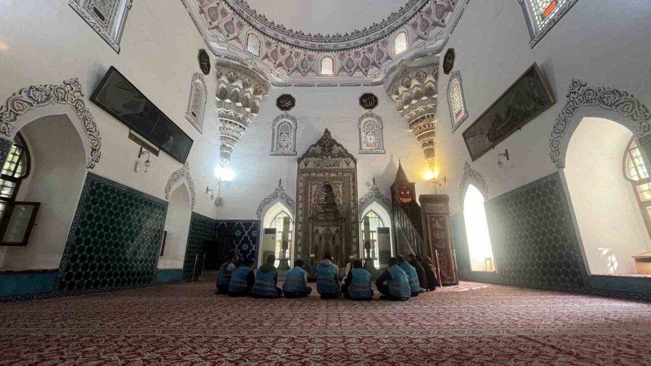 Bursa'da, Denetimli Serbestlik Müdürlüğü ve İl Müftülüğü iş birliğiyle düzenlenen