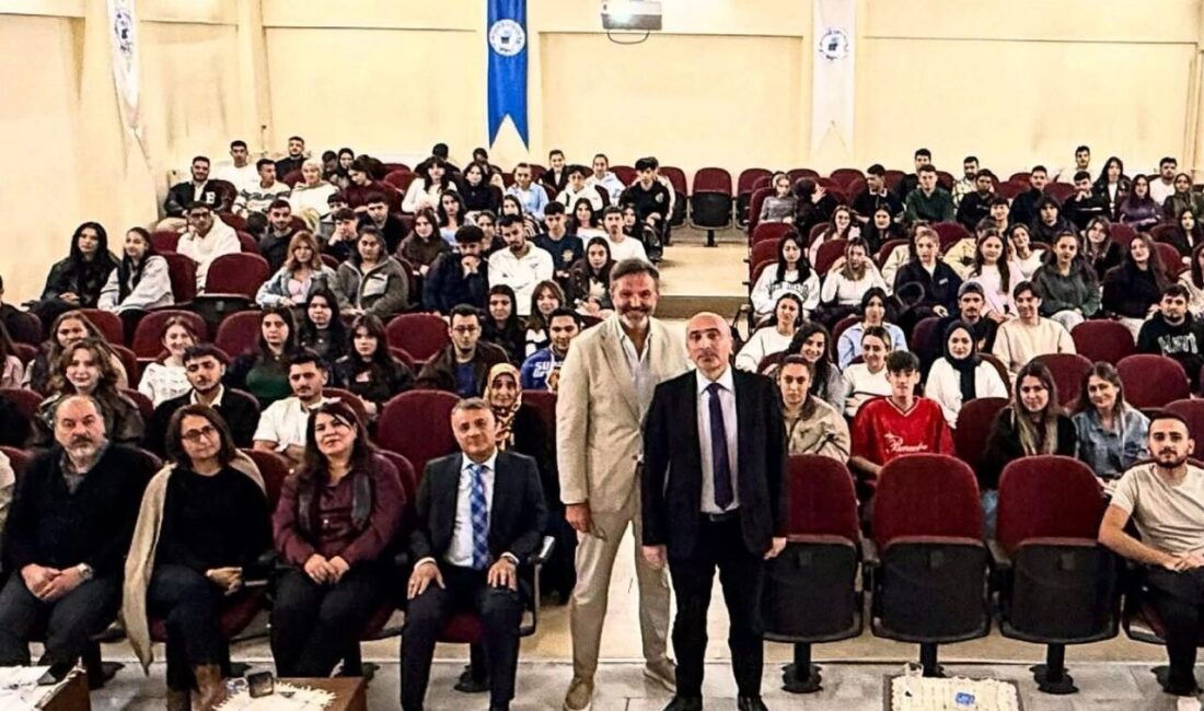 Denizli İhracatçılar Birliği eski başkanı Süleyman Kocasert, Pamukkale Üniversitesi'nde "Kur