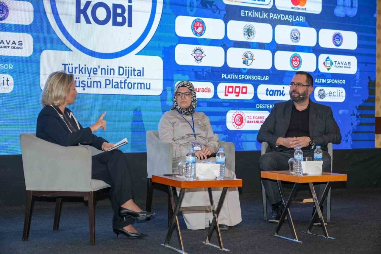 Denizli, TOBB desteğiyle düzenlenen "Denizli Dijital Dönüşüm Konferansı" ile KOBİ'lerin
