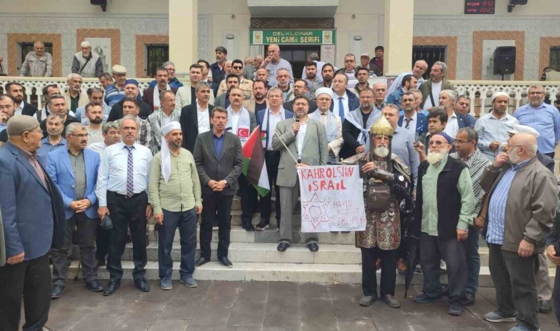 Denizli'de Cuma namazı sonrası düzenlenen basın açıklamasında, İsrail'in Gazze'deki saldırıları