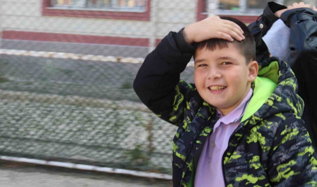 Eskişehir'deki Pilot Binbaşı Ali Tekin İlkokulu'nda, AFAD tarafından düzenlenen deprem