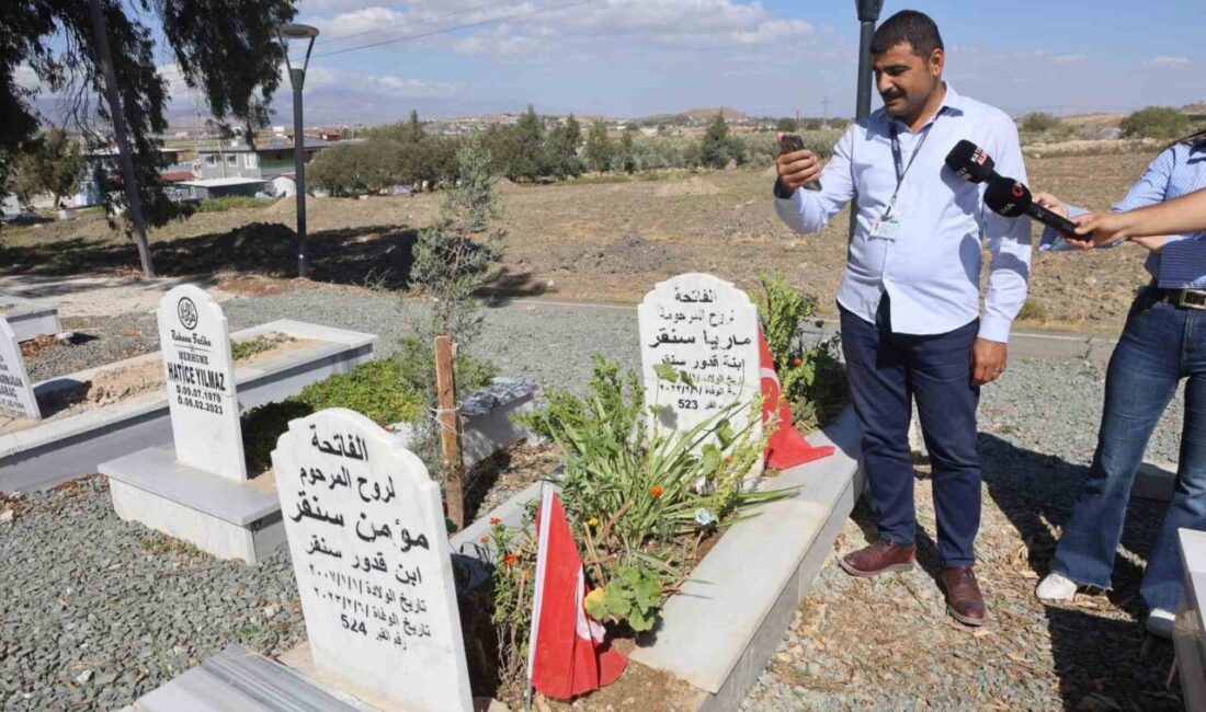 Hatay'da depremde üç çocuğunu kaybeden Suriyeli anne Dünya Sankar, mezarlarını