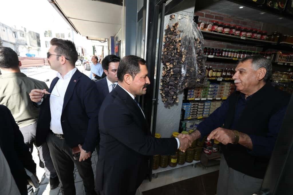 Hatay Valisi Mustafa Masatlı, Samandağ ilçesini ziyaret ederek vatandaşlarla keyifli