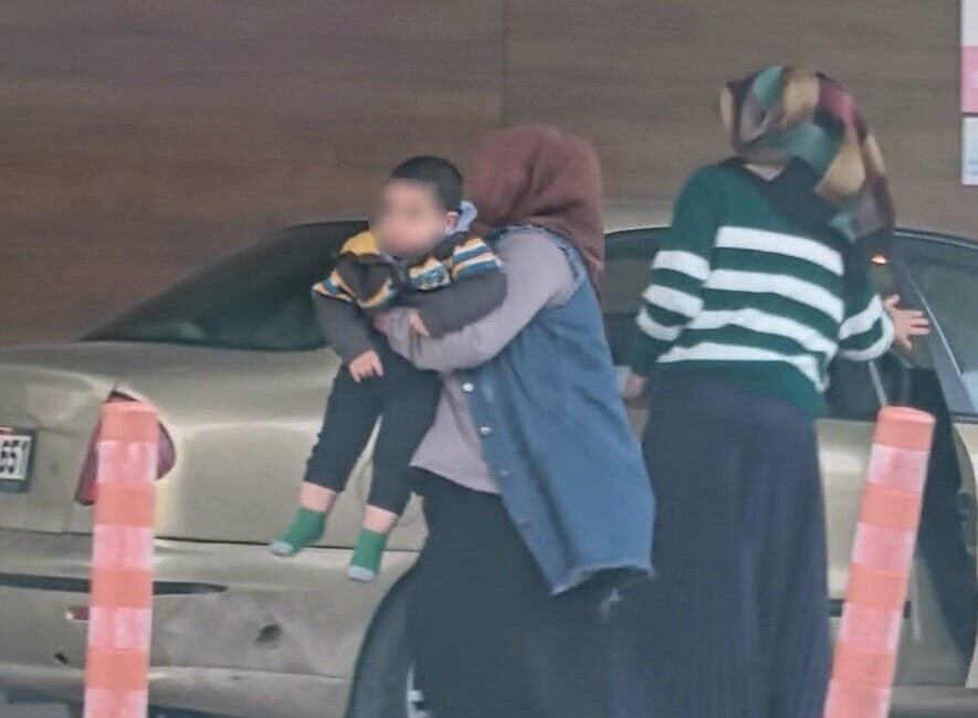 İnegöl’de Bebek, Mutfakta Bulduğu Deterjanı İçerek Hastaneye Kaldırıldı İnegöl'de 1 buçuk yaşındaki Y.Ç., mutfakta bulduğu bulaşık deterjanını yuttu.