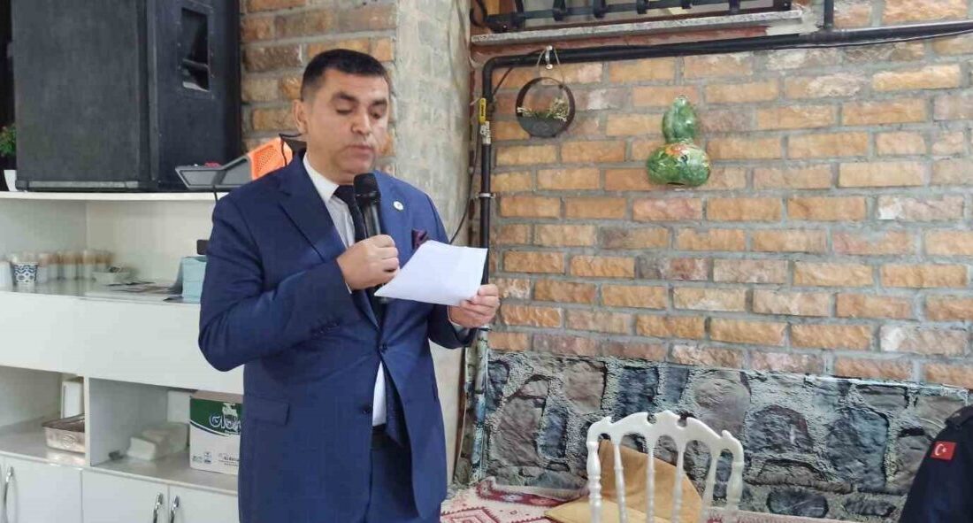 Zonguldak’ın Devrek İlçesi'nde, 19 Ekim Muhtarlar Günü dolayısıyla düzenlenen kahvaltı