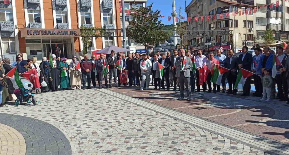 Devrek’te Filistin’e Destek İçin Basın Açıklaması Düzenlendi Zonguldak'ın Devrek ilçesinde, Devrek Birlik Kardeşlik Sivil Toplum Kuruluşları Platformu,