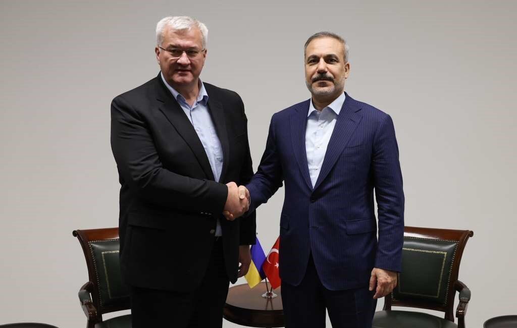 Hakan Fidan, Lüksemburg’da Ukrayna Dışişleri Bakanı Andrii Sybiha ile bir araya geldi Dışişleri Bakanı Hakan Fidan, Lüksemburg'daki Avrupa Birliği Bakanlar Konseyi Toplantısı