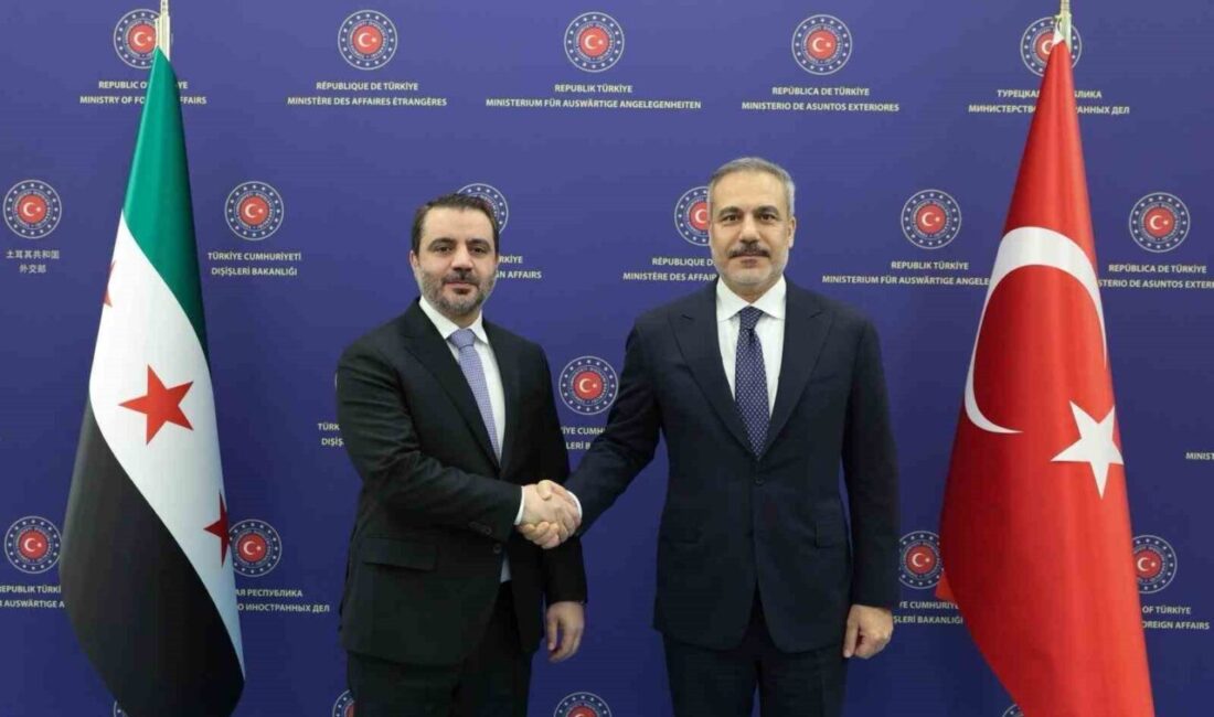 Dışişleri Bakanı Hakan Fidan, Ankara’da Suriye Dışişleri Bakanı Asaad Hasan Al Shaibani ile bir araya geldi. Dışişleri Bakanı Hakan Fidan, Suriye Dışişleri Bakanı Asaad Hasan Al