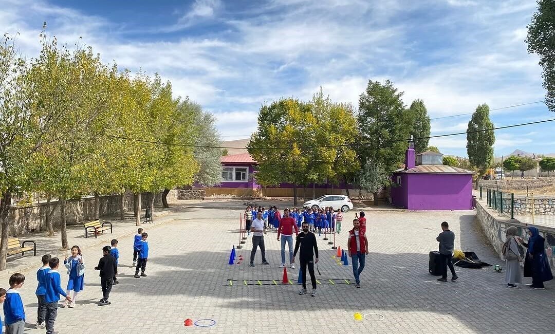 Diyadin Gençlik Merkezi, "Merkezim Her Yerde" projesi kapsamında 14 Nisan