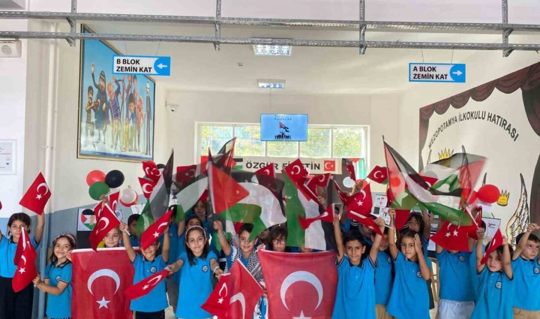 Diyarbakır'daki Mezopotamya İlkokulu, ilkokul öğrencilerinin Filistin halkına destek için düzenlediği