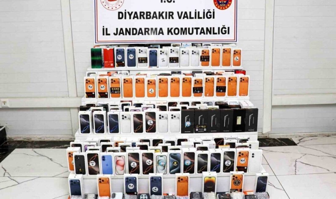 Diyarbakır’da Kaçakçılık Operasyonunda 29 Şüpheliye İlgili Yasal İşlem Uygulandı Diyarbakır'da gerçekleştirilen operasyonlarda 29 şüpheliye yasal işlem yapıldı. Jandarma, kaçak