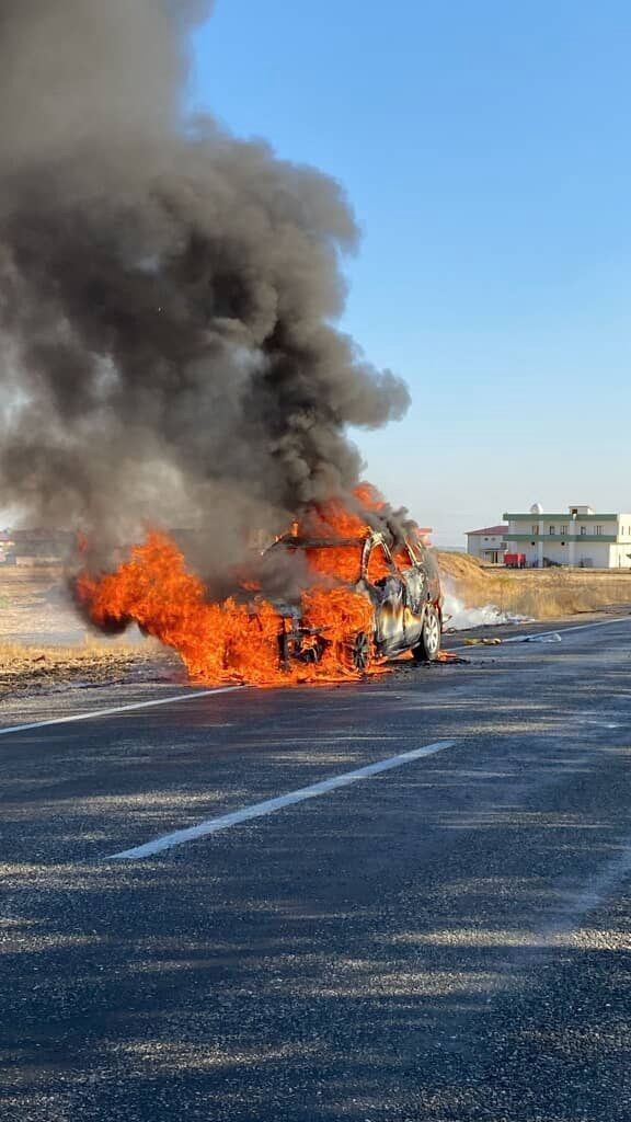 Diyarbakır'ın Silvan ilçesinde seyir halindeki bir araç, Bağdere köy yolunda