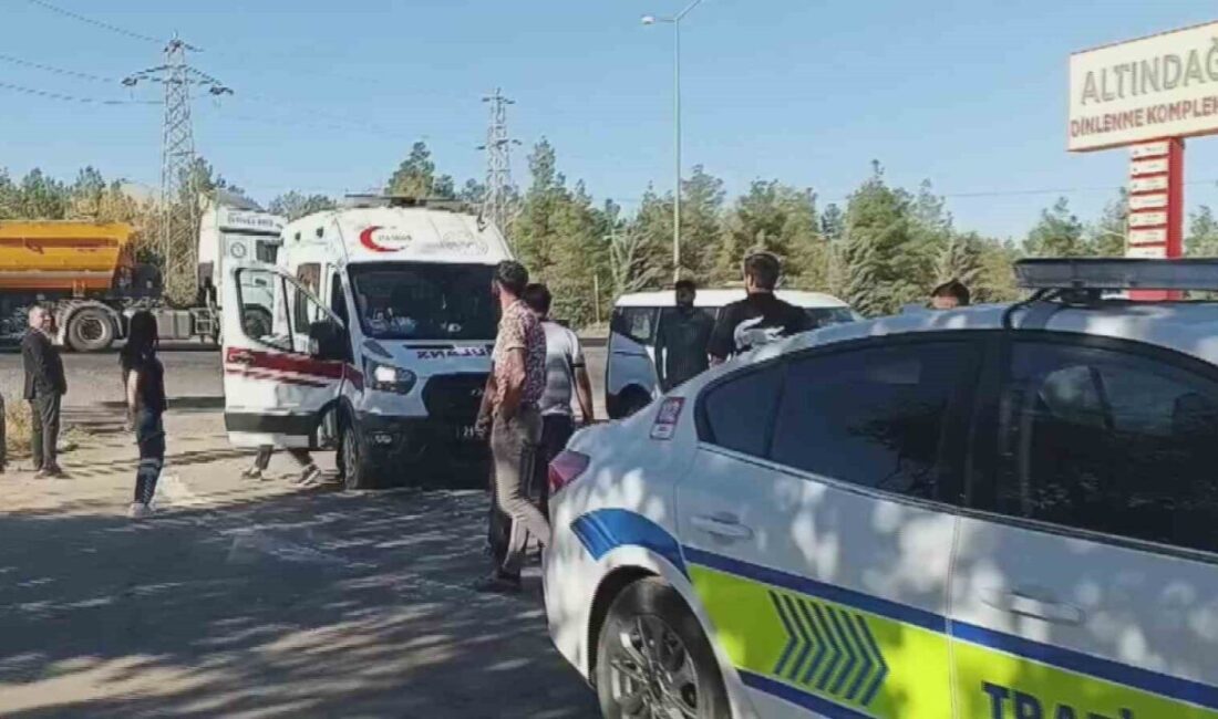 Diyarbakır-Elazığ karayolunda meydana gelen trafik kazasında 3 araç karıştı, 1