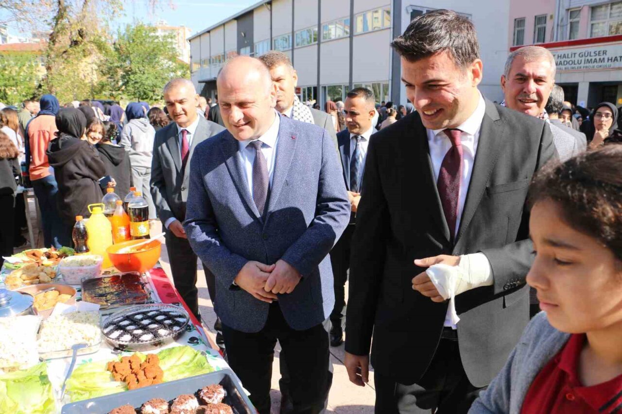 Diyarbakır'da "Savaş Sonrası Gazze’ye Nefes Olalım" temalı yardım kampanyası düzenleniyor.