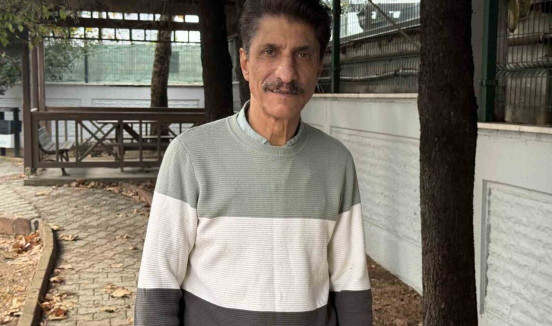 Diyarbakırlı Şair Remzi Bulak’tan FETÖ’nün Elebaşı Fetullah Gülen’e Hiciv Niteliğinde Şiir İstanbul Esenyurt'ta yaşayan Diyarbakırlı şair Remzi Bulak, FETÖ lideri Fetullah