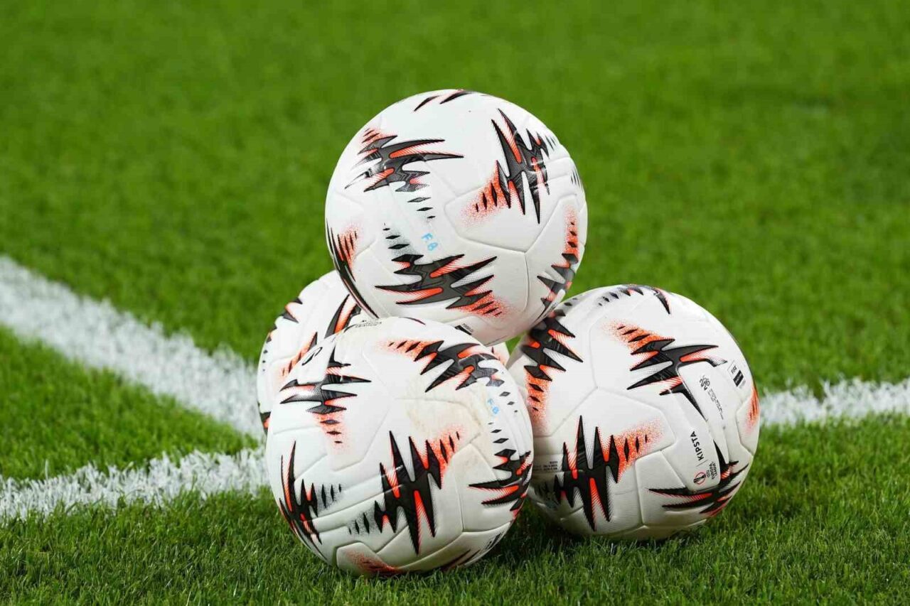 Fenerbahçe, UEFA Avrupa Ligi'nde Stuttgart ile karşılaşırken, teknik direktör Domenico