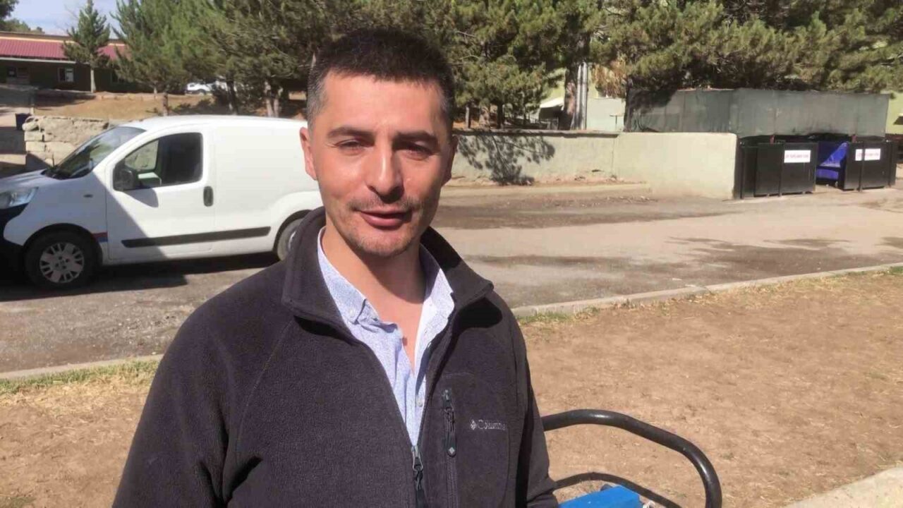 Sivas'ta Vural Duman ve arkadaşları, Yıldız Irmağı'nda mahsur kalan anne