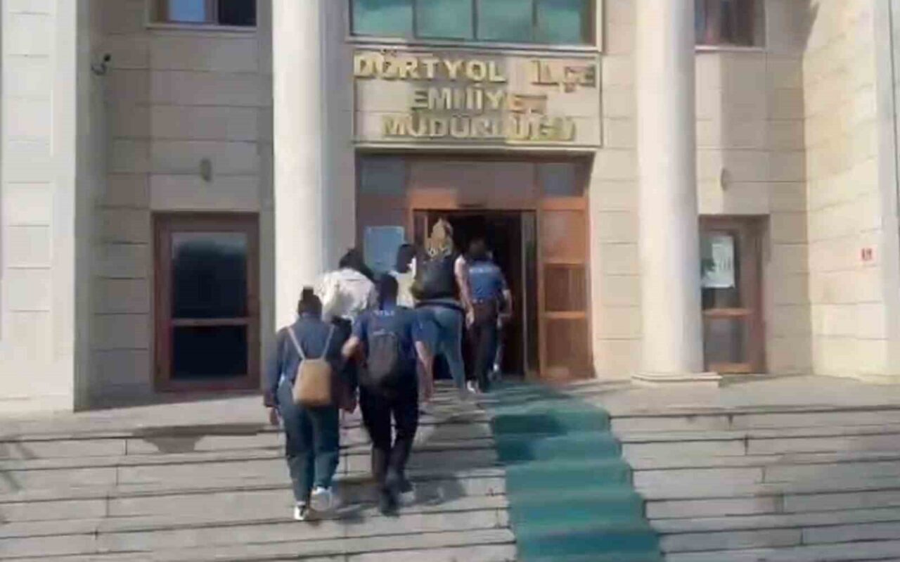 Hatay'ın Dörtyol ilçesinde bir masaj ve spa salonuna yapılan denetimde,
