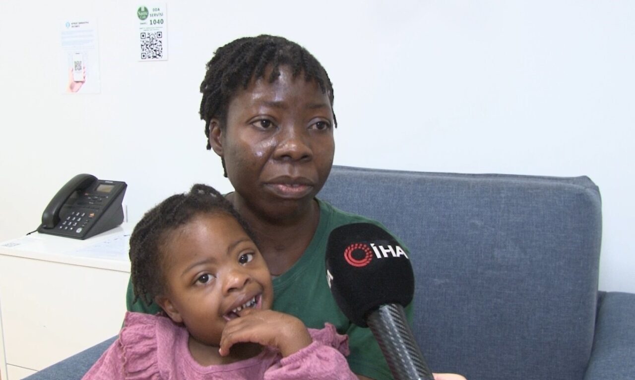 Zimbabve'den Türkiye'ye getirilen 5 yaşındaki Down sendromlu Kutenda Amari, doğumsal