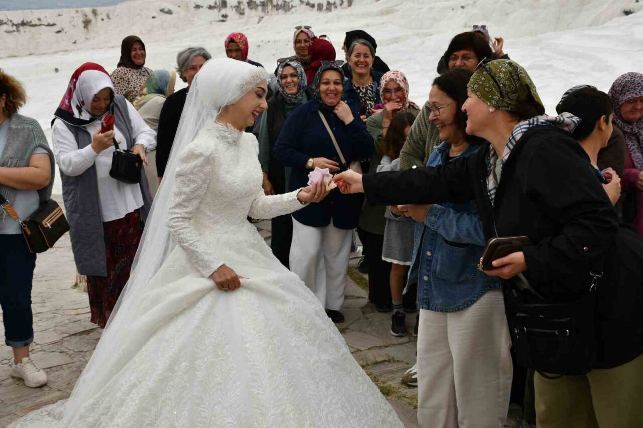 Denizli'de geçen yıl evlenen Muhammed ve İrem Büke çifti, düğün