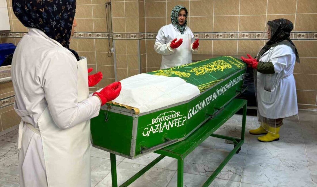 Gaziantep'te kadın gassallar, cenazeleri büyük bir özveriyle hazırlıyor. Fehime Erdoğan