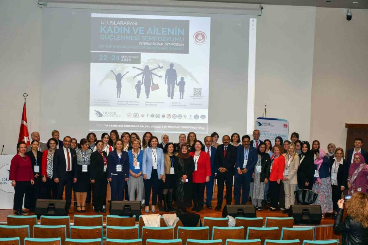 Düzce Üniversitesi, "Uluslararası Kadın ve Ailenin Güçlenmesi Sempozyumu"nu düzenleyerek kadının