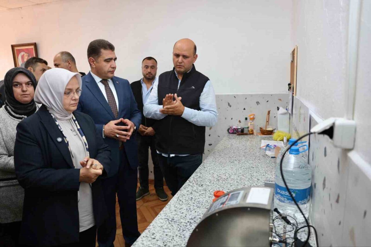 Düzce'nin Gölyaka Yazıpınar Mahallesi'nde hayata geçirilen Çiğ Süt Toplama Merkezi,