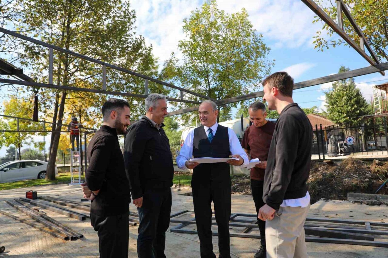 Düzce'de, kokoreççiler için Melensu Park'ta 40 metrekarelik 6 dükkan inşa