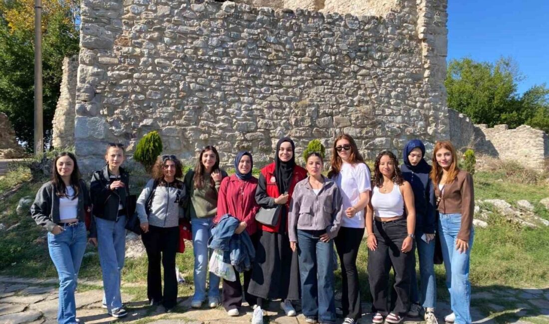 Düzce'de gerçekleştirilen "#GelinTanışOlalım" etkinliği, 1. sınıf üniversite öğrencilerine yönelik yapıldı.