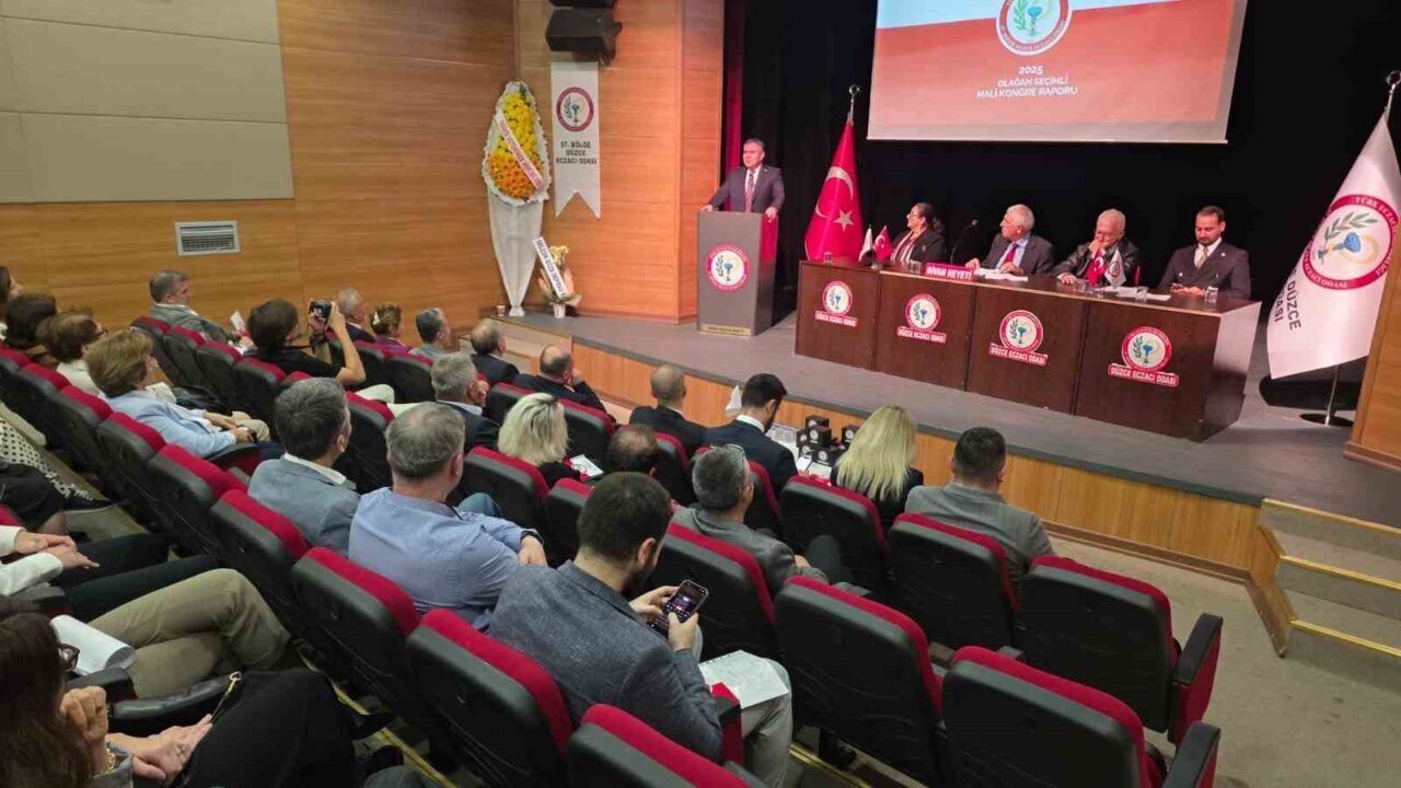 Düzce Eczacı Odası'nın mali kongresi, geniş bir katılımla gerçekleştirildi. Ecz.