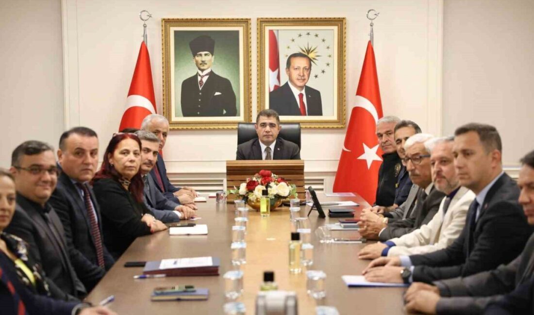 Düzce’de Bağımlılıkla Mücadele Toplantısı Gerçekleştirildi Düzce'de bağımlılıkla mücadele için Vali Selçuk Aslan başkanlığında bir toplantı