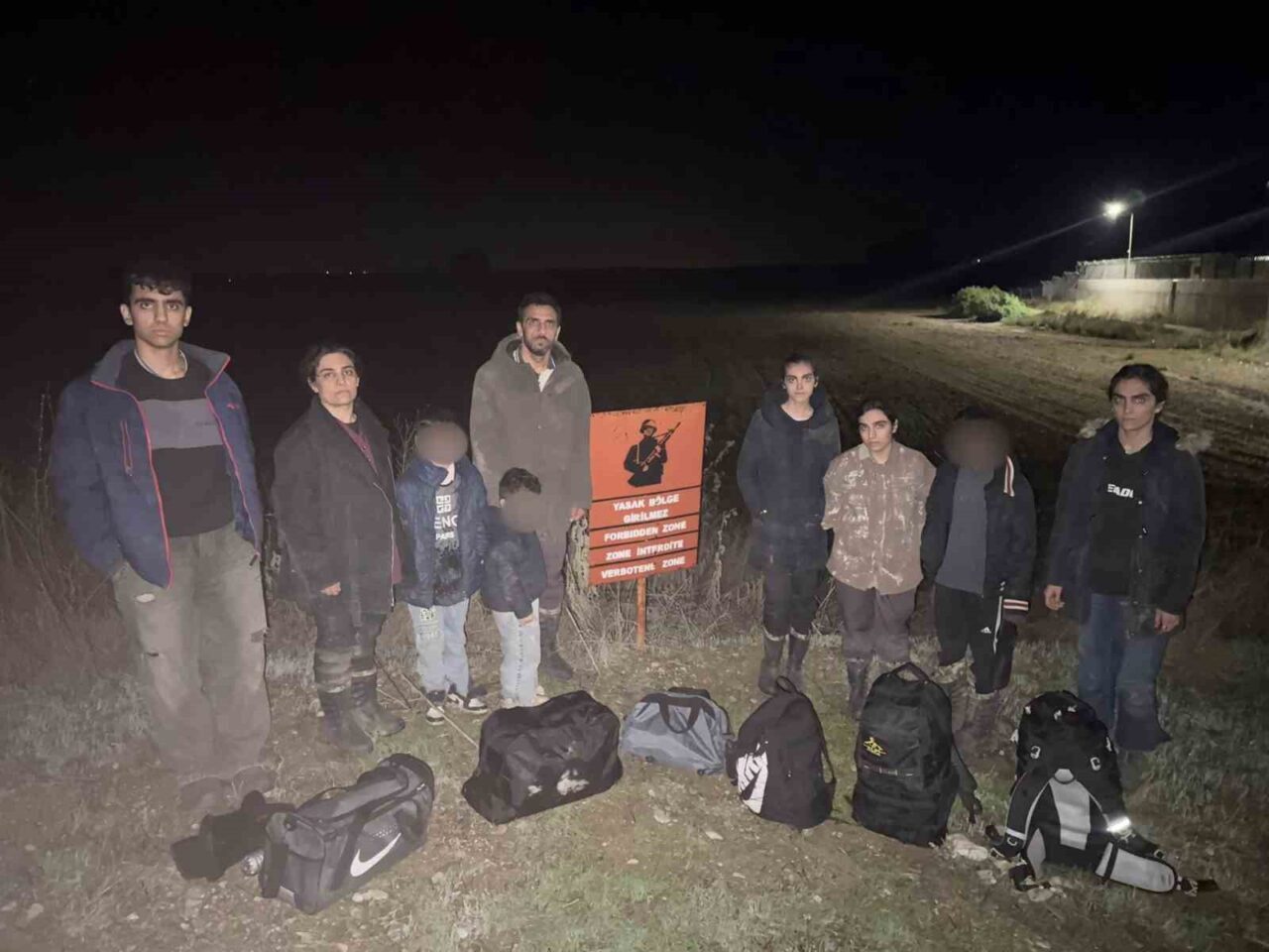 Edirne'nin Uzunköprü ilçesinde yapılan denetimlerde, 11 İran, 4 Fas ve
