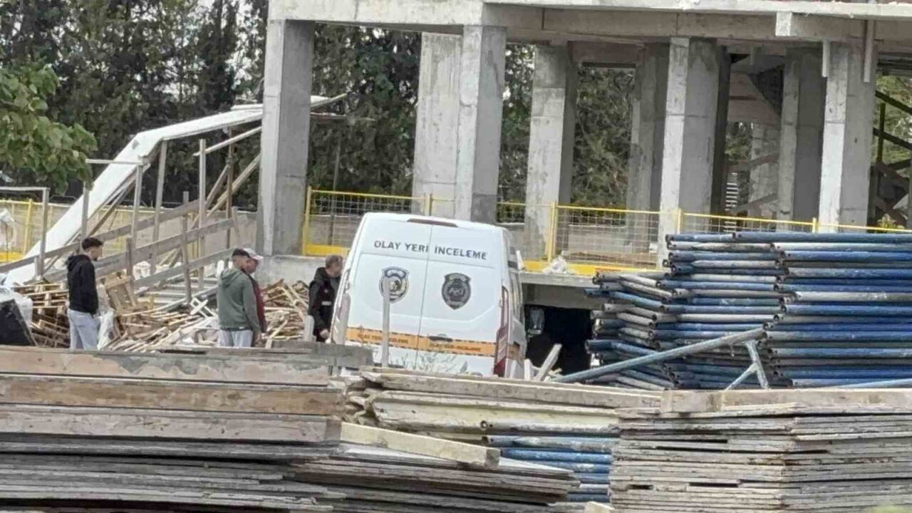 Edirne’de İnşaatın 8. Katından Düşen 25 Yaşındaki İşçi Ağır Yaralandı