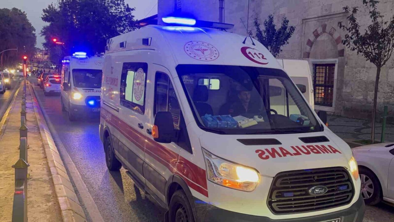 Edirne'nin Sabuni Mahallesi'nde B.A.'nın kullandığı motosiklet refüje çarptı. Kazada B.A.