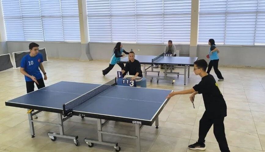 Balıkesir'in Edremit ilçesinde, 29 Ekim Cumhuriyet Bayramı etkinlikleri çerçevesinde lise