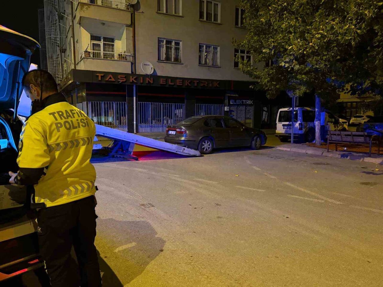 Kayseri'de polis memurlarının dur ihtarına uymayan ehliyetsiz sürücü M.A.S., kovalamaca