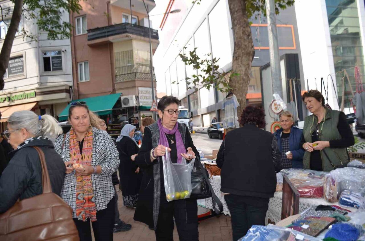 Bilecik’teki yaklaşık 30 kadın, evde ürettikleri el işleri ve temizlenmiş