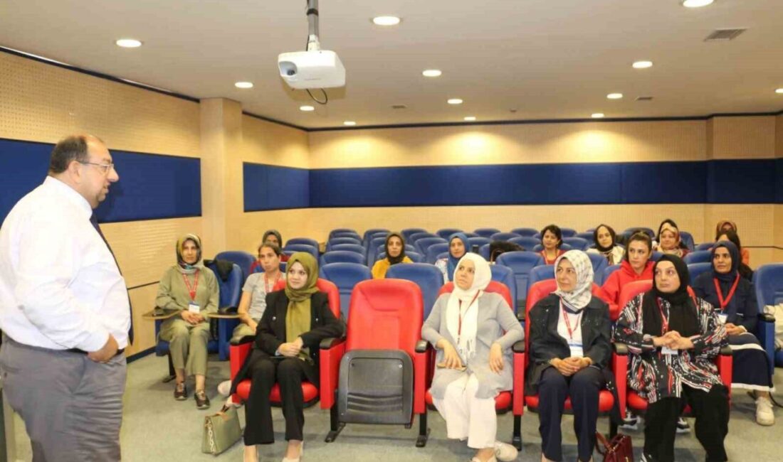 Elazığ’da, sağlık çalışanlarına yönelik düzenlenen Doğuma Hazırlık Eğitimi 3 gün