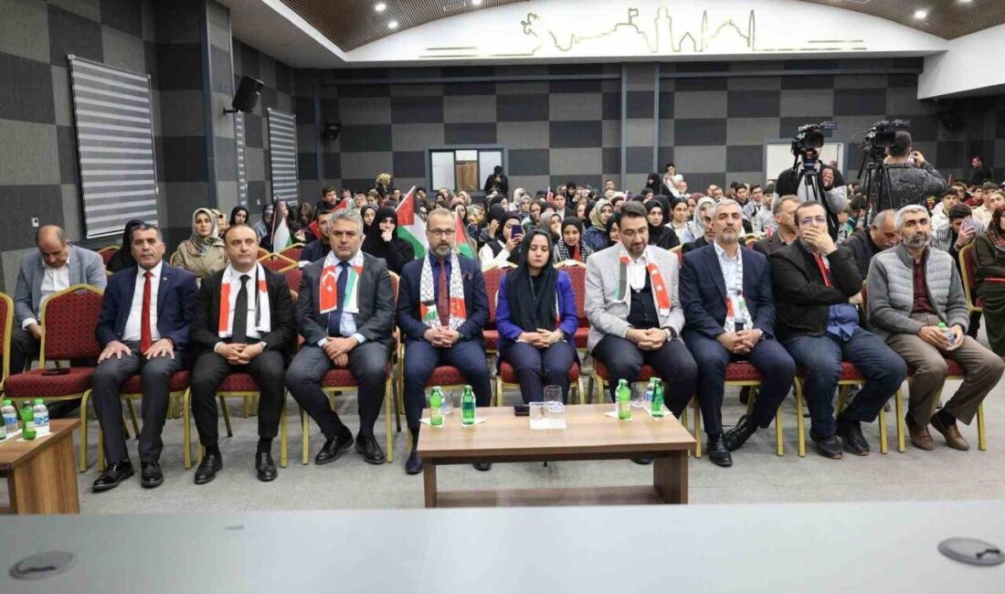 Elazığ’da İmam Hatip Liseleri tarafından anlam dolu ‘Filistin Gecesi’ etkinliği gerçekleştirildi. Elazığ'da İmam Hatip liseleri tarafından düzenlenen "Filistin Gecesi" etkinliği, yoğun