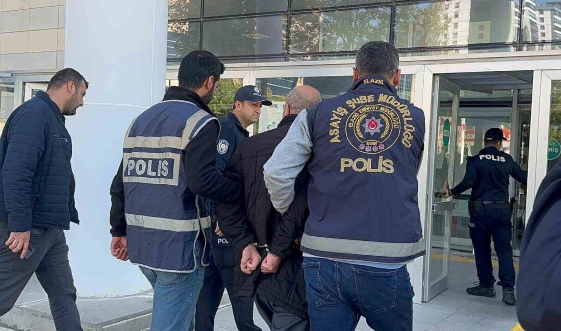 Elazığ’da Gazeteci Mehmet Nafiz Koca’ya Silahlı Saldırı Düzenleyen Şüpheli Tutuklandı Elazığ’da Günışığı Gazetesi sahibi gazeteci Mehmet Nafiz Koca, saldırıya uğradı.