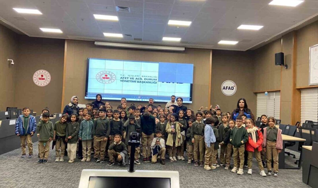 Elazığ’daki ilkokul öğrencilerine, afet bilinci kazandırmak amacıyla eğitim programı düzenlendi. Elazığ İlkokulu öğrencileri, İl Afet ve Acil Durum Müdürlüğü'nü ziyaret