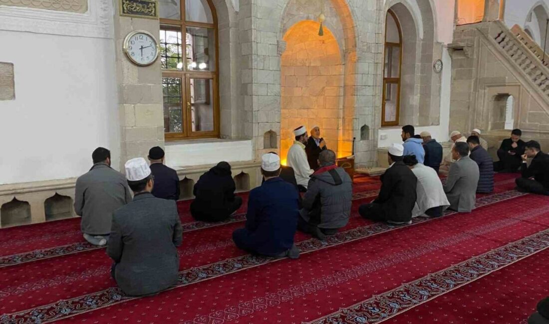 Elazığ'da, İl Müftülüğü tarafından düzenlenen "Sabah Namazı Buluşması" etkinliği Harput