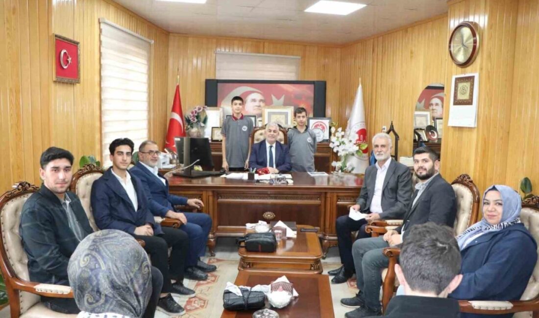 Elazığ’da Lise Öğrencileri Filistin İçin Yardım Kampanyası Düzenledi Elazığ'da Hacı Hulusi Yahyagil Anadolu İmam Hatip Lisesi öğrencileri, Filistin