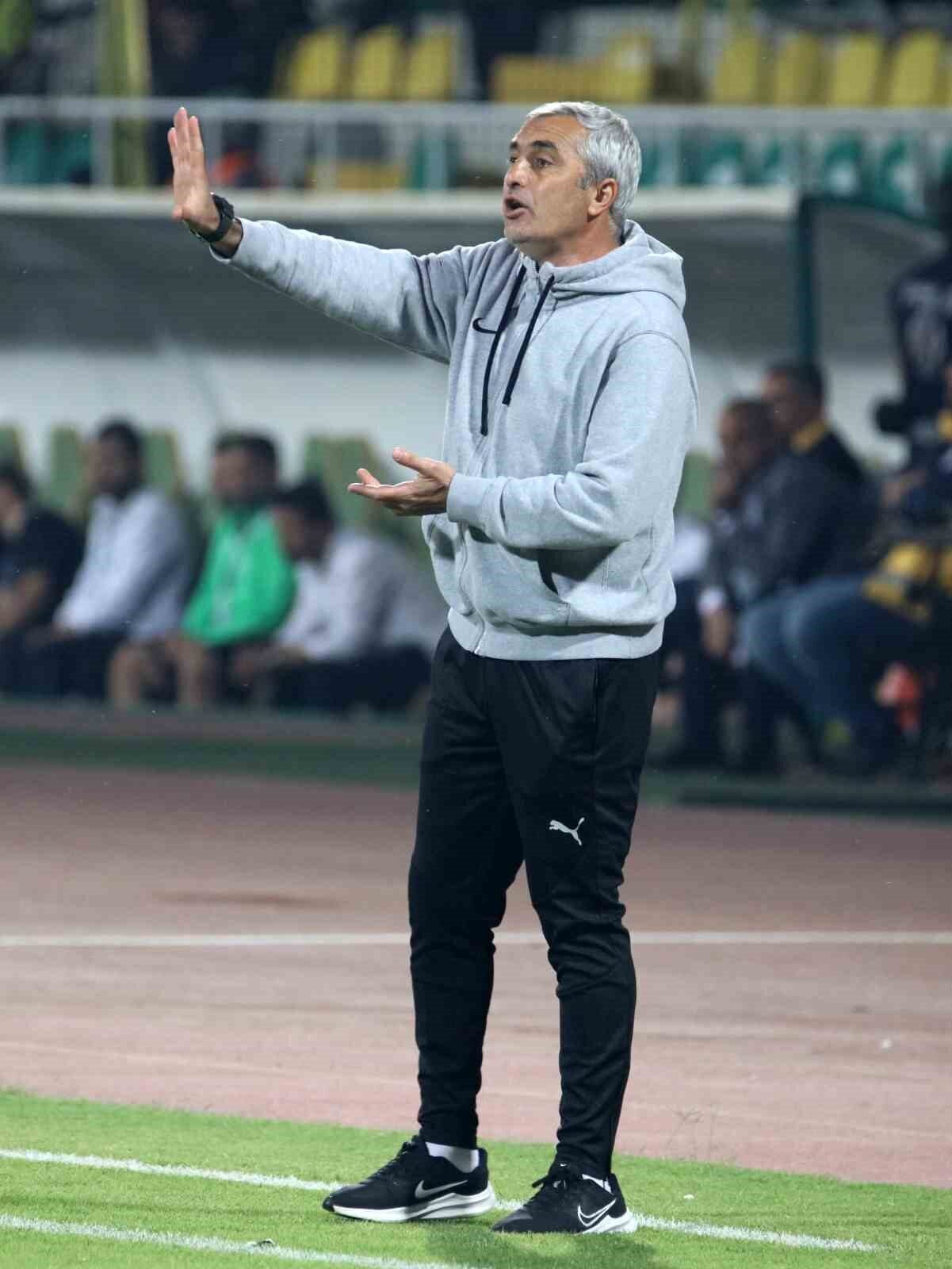 Elazığspor, Fırat Gül'ün yerine getirilen Teknik Direktör Mustafa Sarıgül ile