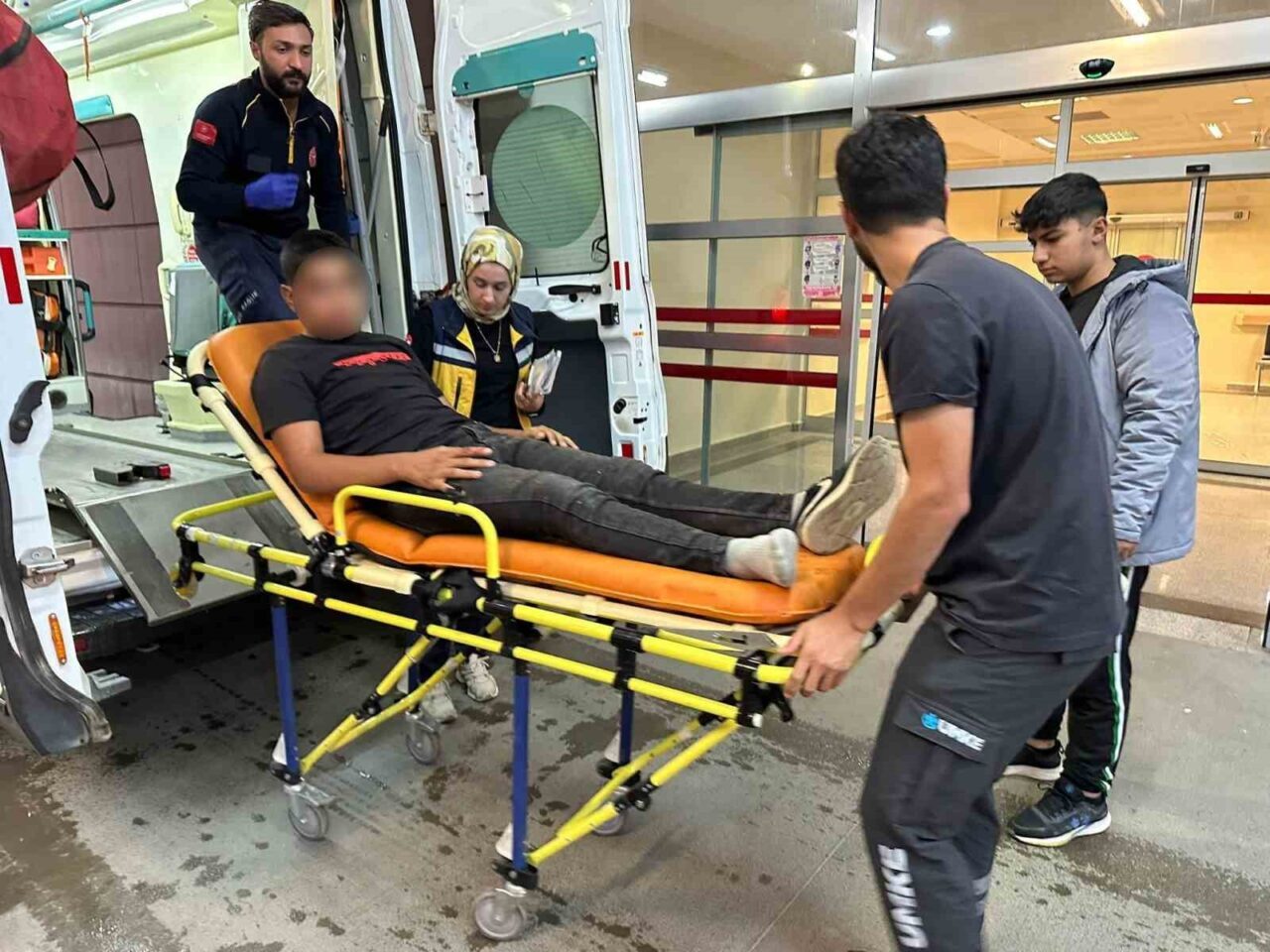 Adıyaman'da bir elektrikli bisiklet ile motosiklet çarpıştı. Kazada elektrikli bisiklet