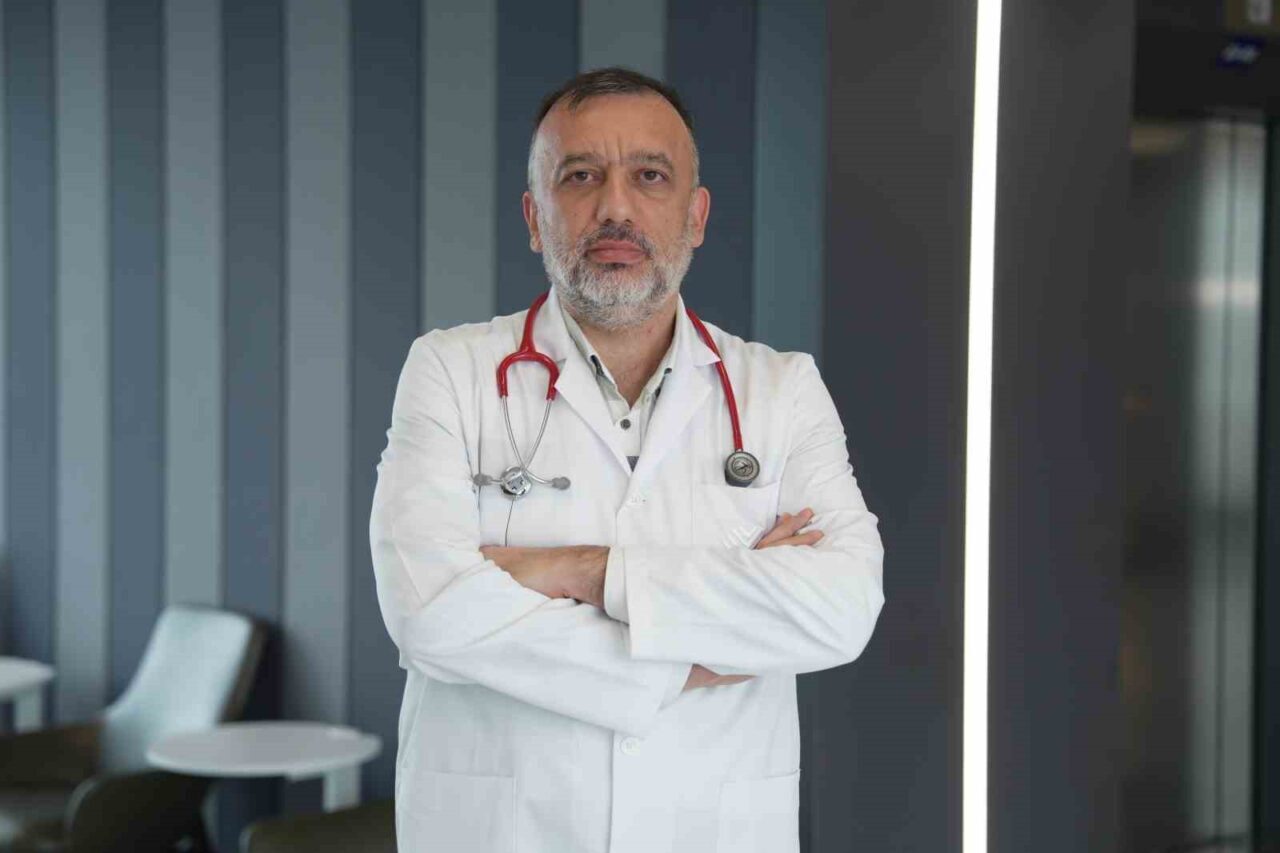 Medipol Bahçelievler Hastanesi'nden Prof. Dr. Ahmet Güzel, elektronik sigaraların 13-17