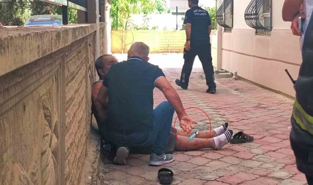 Antalya'da psikolojik sorunları olan 51 yaşındaki Erkan K., kendini yakmaya