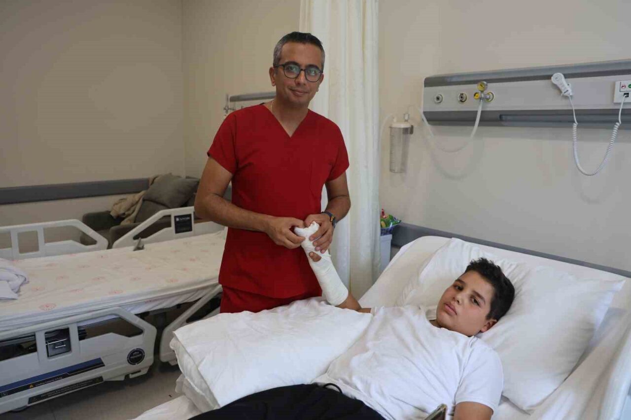 Hatay'da üzüm sıkma makinesine eli sıkışan 13 yaşındaki Melih Taş'ın