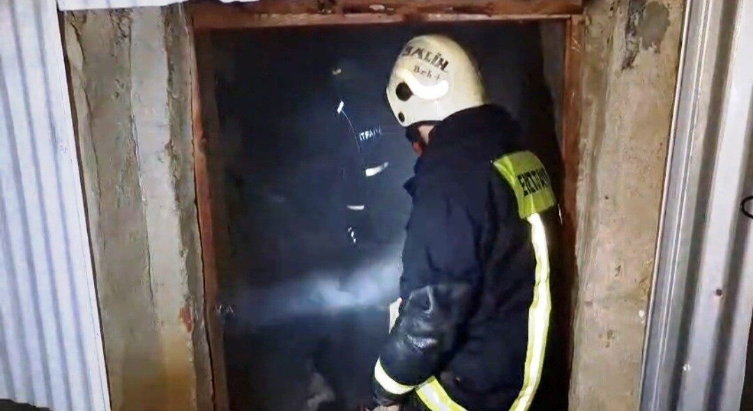 Kütahya'nın Emet ilçesinde Sefer G.'ye ait bir ahşap evde çıkan